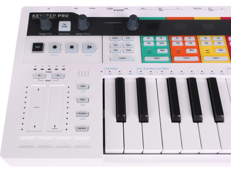 MIDI клавиатура ARTURIA KeyStep Pro WH