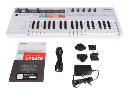 MIDI клавиатура ARTURIA KeyStep Pro WH