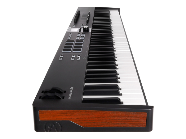 MIDI клавиатура ARTURIA KeyLab Essential MK3 88 BK